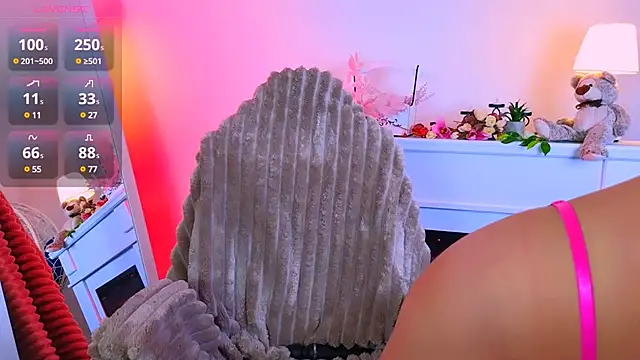 Snapshot of ___Emily___ chatting on February 22, 7:34 am    Emily    online show from February 22, 7:34 am