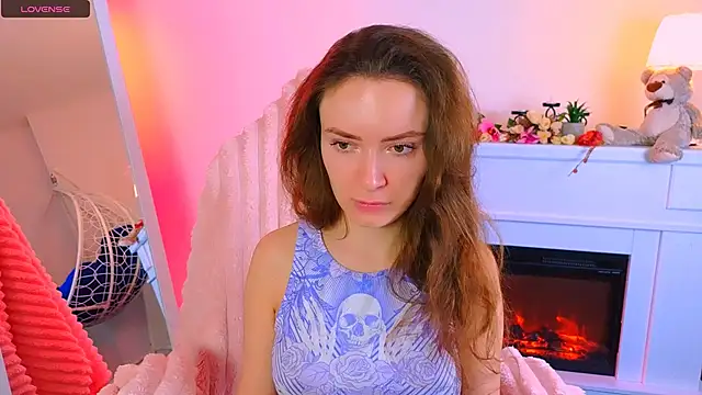 Snapshot of ___Emily___ chatting on March 3, 7:32 am    Emily    online show from March 3, 7:32 am