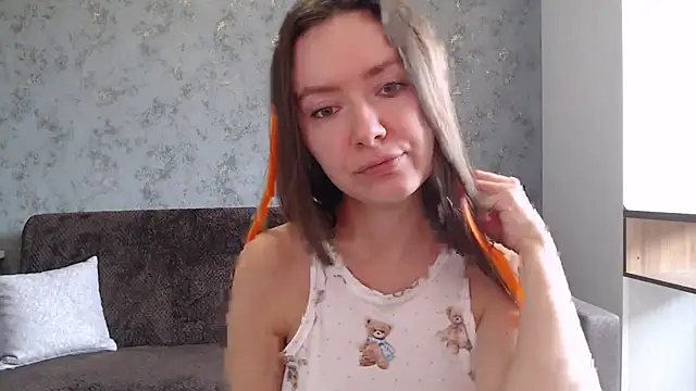 Snapshot of ___Emily___ chatting on October 5, 10:02 am    Emily    online show from October 5, 10:02 am