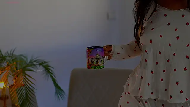 anabelcurvy online show from April 4, 8:01 am