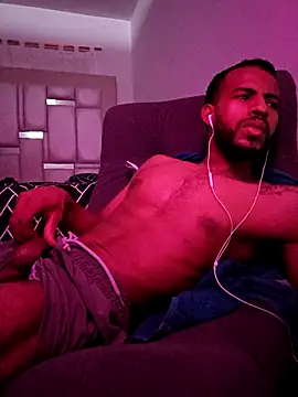 Snapshot of Criistianprado19cm chatting on April 14, 12:49 am Criistianprado19cm online show from April 14, 12:49 am