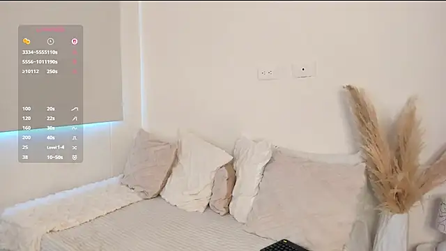 ZOEGARNER01 online show from October 1, 7:09 pm