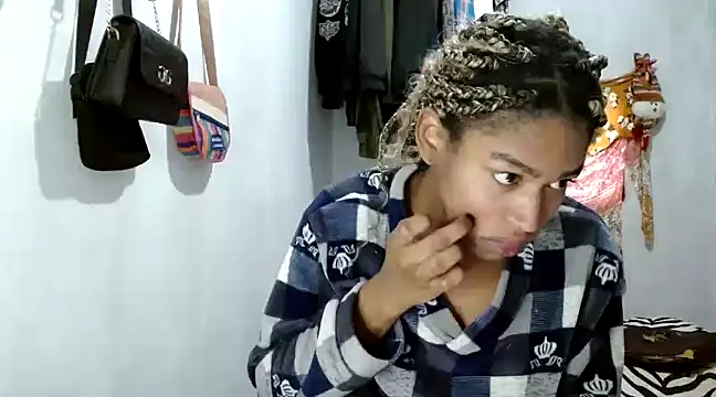 angelamarie1 online show from February 11, 12:37 pm