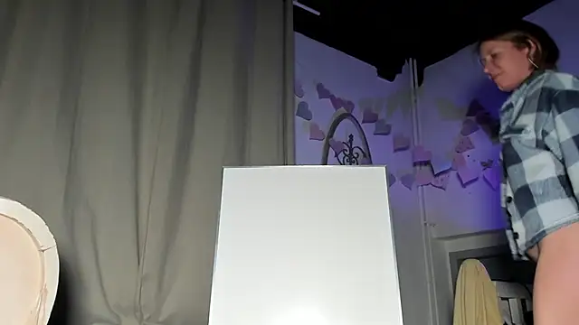 Lola Belgium online show from February 24, 6:26 pm