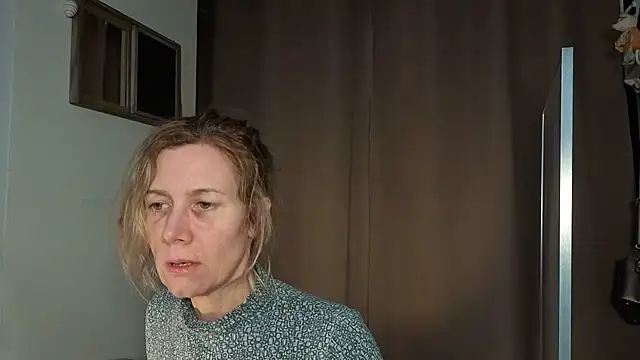 Lola Belgium online show from April 4, 3:31 pm