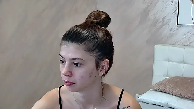 Sierra Halle online show from February 1, 10:59 am