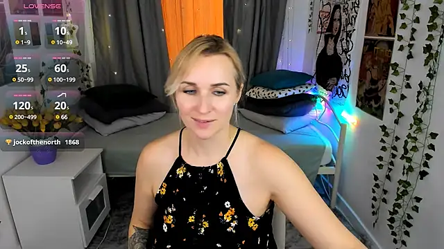 Karinella x online show from March 3, 12:15 am