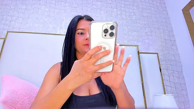 paola rodriguez online show from September 15, 11:54 am