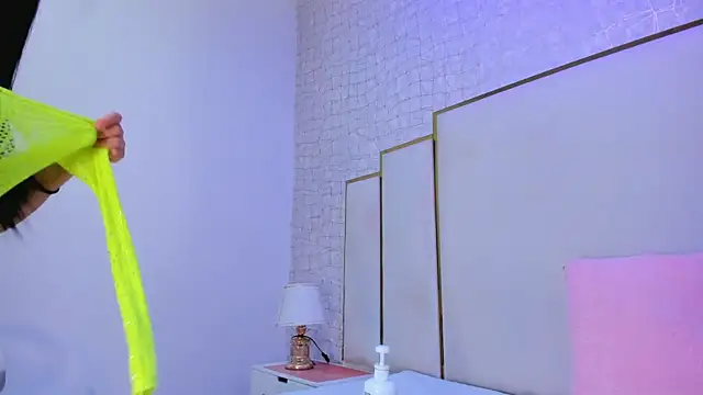 paola rodriguez online show from April 12, 9:58 am