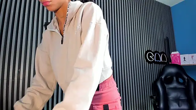 LauraAristizabal online show from February 21, 12:50 pm