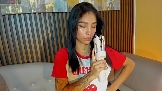 LauraAristizabal online show from March 20, 12:32 pm