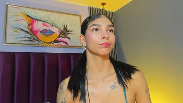 Snapshot of LauraAristizabal chatting on May 1, 11:42 pm LauraAristizabal online show from May 1, 11:42 pm