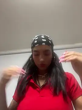 Snapshot of LauraAristizabal chatting on May 13, 11:40 am LauraAristizabal online show from May 13, 11:40 am