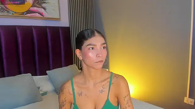Snapshot of LauraAristizabal chatting on May 16, 11:53 am LauraAristizabal online show from May 16, 11:53 am
