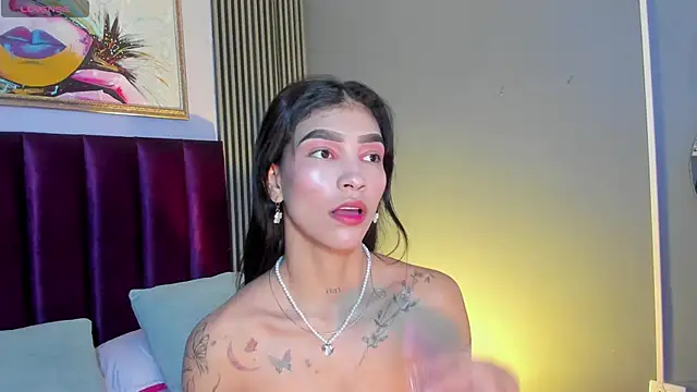 Snapshot of LauraAristizabal chatting on May 28, 11:51 am LauraAristizabal online show from May 28, 11:51 am