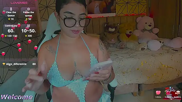 Snapshot of vane_lopez_ chatting on October 7, 5:54 pm vane lopez online show from October 7, 5:54 pm
