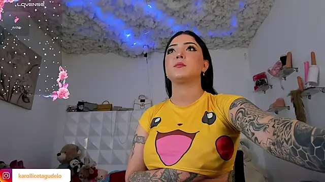 Snapshot of Karol_Green_Motorcycle chatting on January 4, 10:27 am Karol Green Motorcycle online show from January 4, 10:27 am