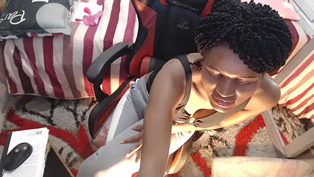 sexyjustin202 online show from January 8, 2:25 am