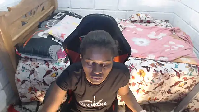 sexyjustin202 online show from January 18, 3:31 am