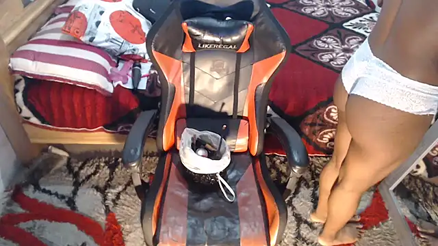 sexyjustin202 online show from February 21, 3:12 am