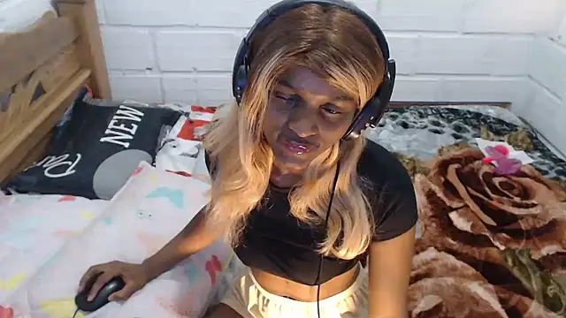 sexyjustin202 online show from March 11, 3:59 am