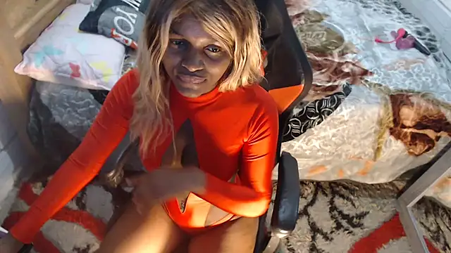 sexyjustin202 online show from March 18, 10:58 pm