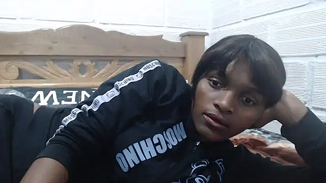 sexyjustin202 online show from September 20, 12:00 am