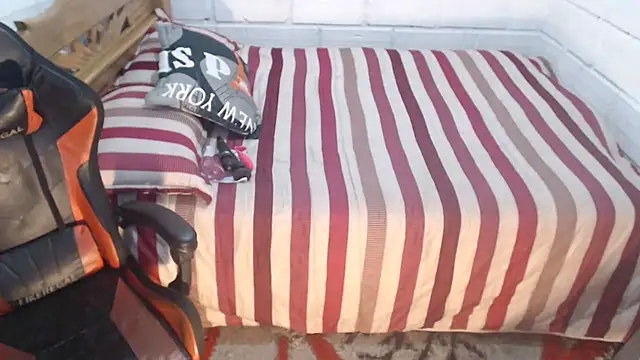 sexyjustin202 online show from October 18, 10:10 pm