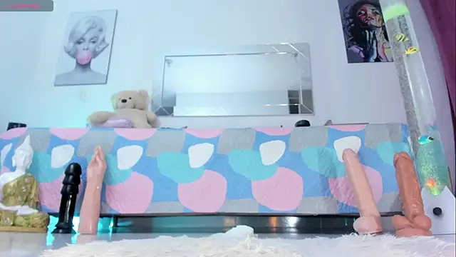 miaa-lee online show from January 3, 4:55 am