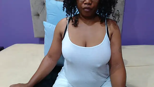 PeachAss4UU online show from March 24, 5:34 am