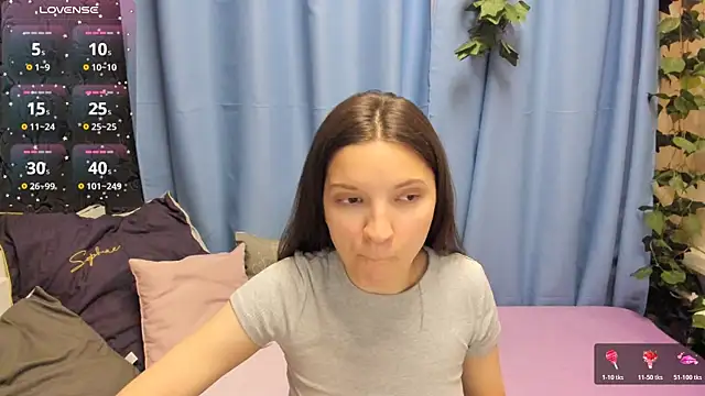 Snapshot of MelaniGrand chatting on October 20, 9:10 am MelaniGrand online show from October 20, 9:10 am