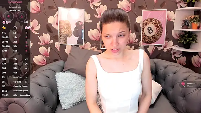 Snapshot of MelaniGrand chatting on June 29, 8:42 am MelaniGrand online show from June 29, 8:42 am