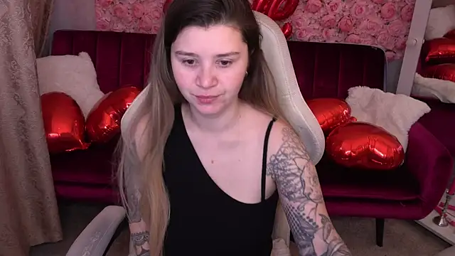 Snapshot of AmellyMilly chatting on February 15, 6:43 am AmellyMilly online show from February 15, 6:43 am