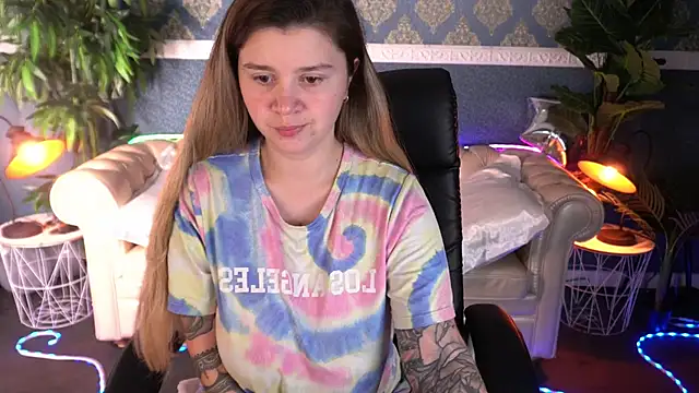 Snapshot of AmellyMilly chatting on February 25, 7:56 pm AmellyMilly online show from February 25, 7:56 pm