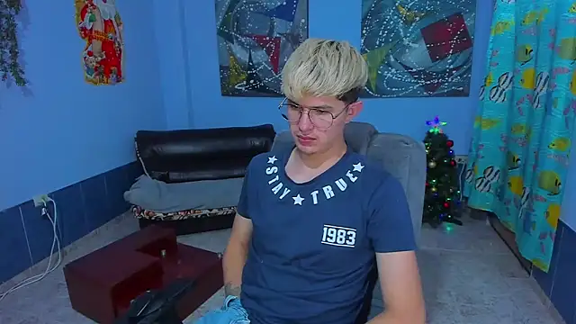 patrik 027 online show from December 3, 7:23 pm