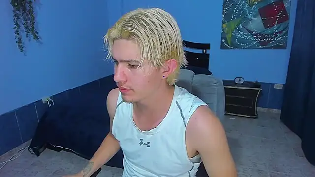 Snapshot of patrik_027 chatting on March 26, 8:03 pm patrik 027 online show from March 26, 8:03 pm