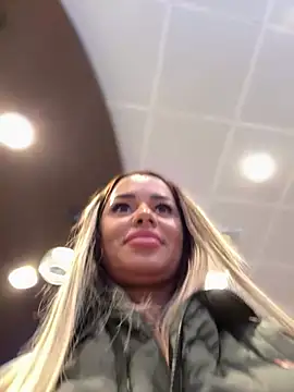 Snapshot of KirstieVegas chatting on February 4, 11:38 pm KirstieVegas online show from February 4, 11:38 pm