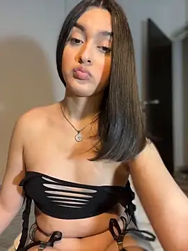 MiahWindsor online show from March 31, 6:30 pm