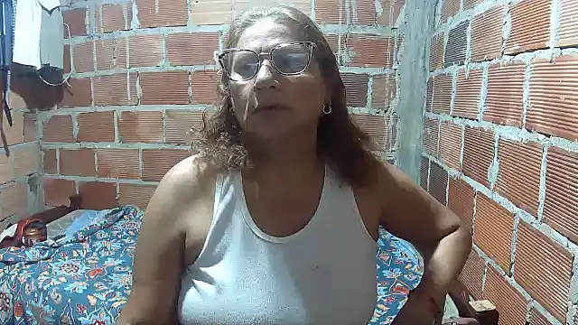 Snapshot of charrysexy1 chatting on September 22, 11:23 am charrysexy1 online show from September 22, 11:23 am