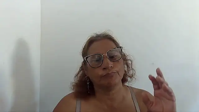 Snapshot of charrysexy1 chatting on October 18, 3:24 pm charrysexy1 online show from October 18, 3:24 pm