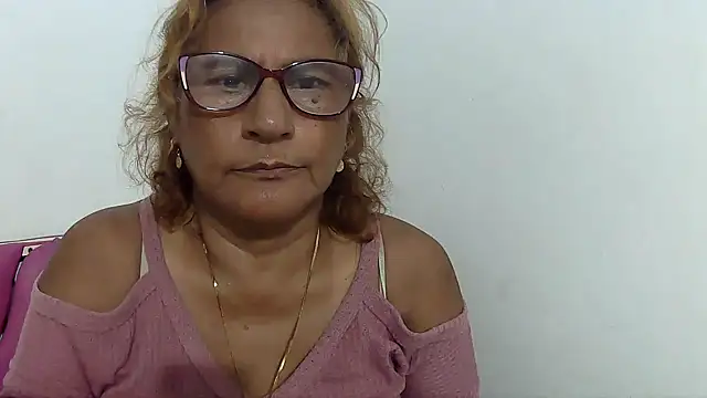 Snapshot of charrysexy1 chatting on April 14, 11:44 pm charrysexy1 online show from April 14, 11:44 pm