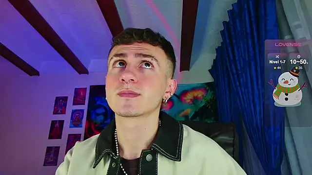 Snapshot of dimitri-bilak chatting on December 17, 11:27 pm dimitri-bilak online show from December 17, 11:27 pm