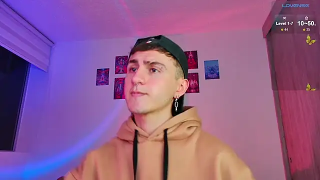 Snapshot of dimitri-bilak chatting on November 17, 11:54 pm dimitri-bilak online show from November 17, 11:54 pm