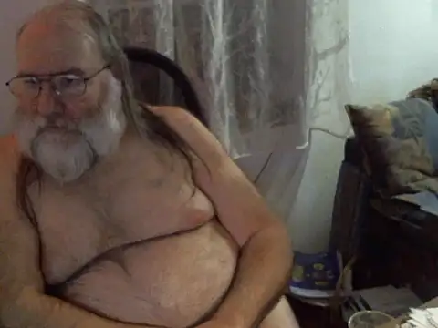 Snapshot of SexySantaC chatting on December 31, 10:01 pm SexySantaC online show from December 31, 10:01 pm