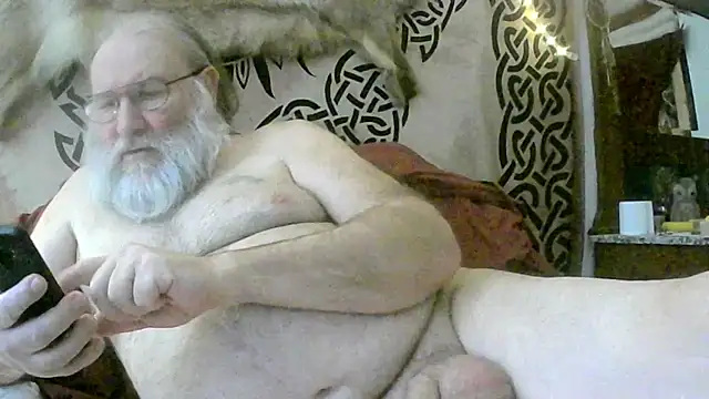 Snapshot of SexySantaC chatting on January 3, 1:58 pm SexySantaC online show from January 3, 1:58 pm