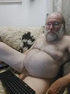 Snapshot of SexySantaC chatting on July 18, 8:34 pm SexySantaC online show from July 18, 8:34 pm