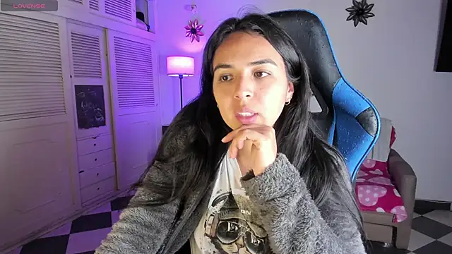 Miss Nicole online show from December 31, 1:15 am