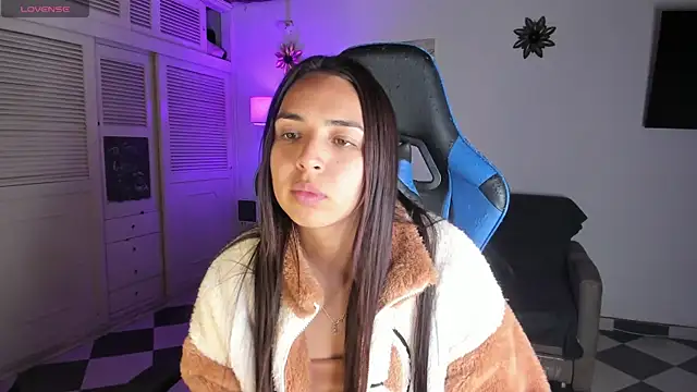 Miss Nicole online show from January 20, 1:18 am