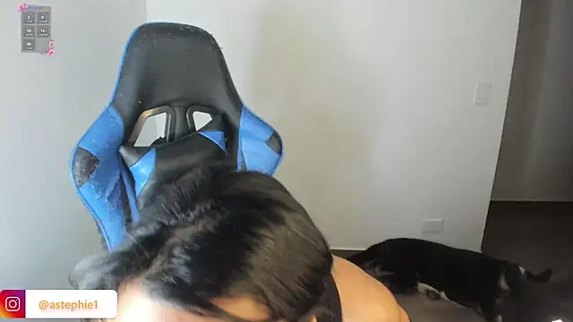 Miss Nicole online show from October 1, 1:22 am