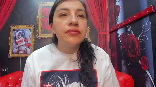 Snapshot of AmaiaDavies chatting on December 2, 1:36 am AmaiaDavies online show from December 2, 1:36 am